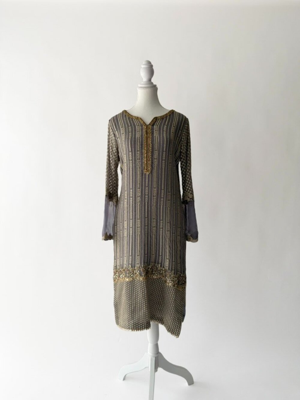 Faiza Saqlain Grey and Gold Suit